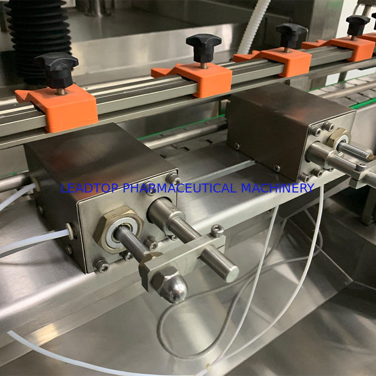 700kg 重量回転式自動液体ボトル詰め機 6 Kw 電力消費 CE 認証